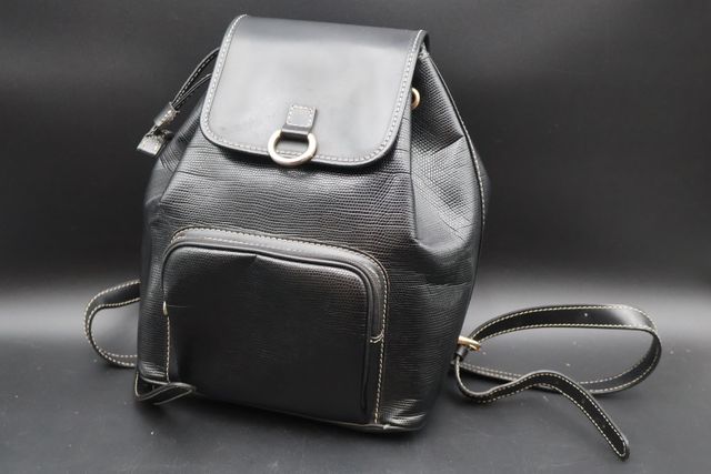 LANCEL – Sac à dos en cuir noir. État neuf