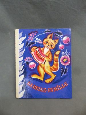 la photo d'un livre sur lequel figure la photo d'un chat