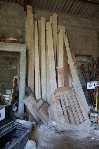 Stock de bois de coffrage et de récupération