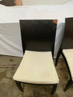 Lot de 3 chaises contemporaines, à structure en bois de coul… (photo 2)