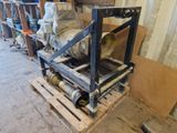 une photo d'une machine posée sur une palette