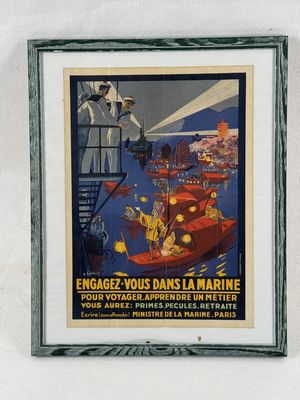 photo encadrée d'une affiche représentant un homme debout sur un bateau au milieu de l'eau