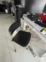 - 2 bureaux en métal laqué à 2 tiroirs (photo 4)