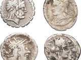 quatre pièces de monnaie romaines antiques, dont l'une représente la tête d'une femme et une autre une tête
