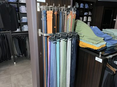 Stock d'accessoires de marque GRESLEY (environ 1381 articles…