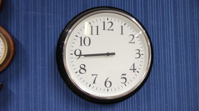 Pendule murale moderne