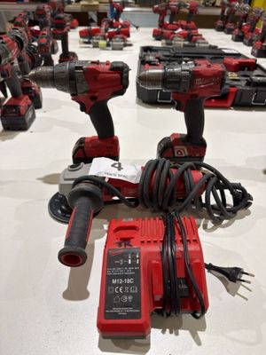 a lot of tools that are sitting on a table