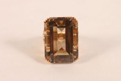 Bague en or jaune 750 ‰ sertie d'une imposante citrine de 30… - Photo 1