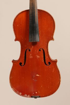 Violon 3/4. Etat : Traces d'usage.
