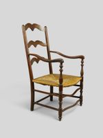 Fauteuil en bois naturel de style Provençal à assise paillée… (photo 2)