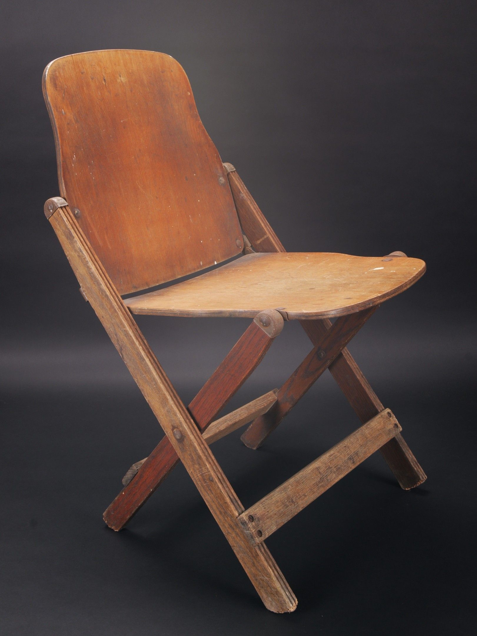 Chaise pliante US. En bois. Modele pliant.