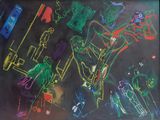 un dessin à la craie représentant un groupe de personnes sur un tableau noir