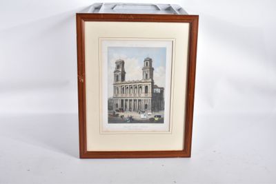 une image représentant une photo d'un bâtiment sur lequel figure une horloge