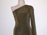 gros plan d'une robe sur un mannequin mannequin mannequin mannequin mannequin mannequin mannequin mannequin mannequin