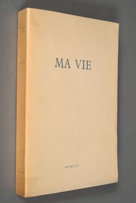 an old book with the title ma vie written on it