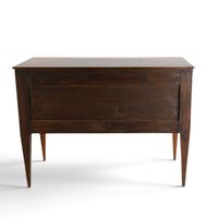 Commode droite en placage de bois précieux à décor marqueté … (photo 3)
