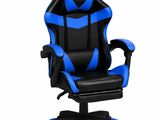 une chaise de bureau noire et bleue avec une assise en cuir noir