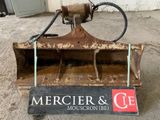 une enseigne sur laquelle est inscrit « Mercier & G.E. »