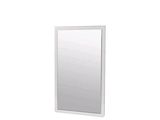 une photo d'un miroir de salle de bains avec un cadre blanc accroché au mur