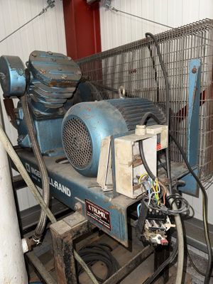 (LA LITERIE ROUENNAISE) Compresseur d’air fixe INGERSOLL-RAN…