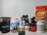 many different types of vitamins and supplementss on the counter