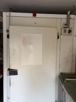Une chambre froide avec groupe extérieur. (photo 2)