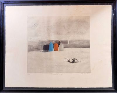 une image représentant deux bouteilles dans la neige
