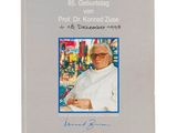 la couverture d'un livre sur laquelle figure la photo d'un homme en chemise blanche