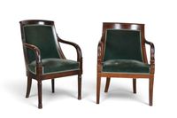 FAUTEUILS GONDOLES (suite de deux) en acajou et placage, dos…