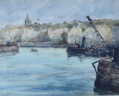 une peinture représentant un bateau sur l'eau, près d'une falaise