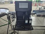 l'image d'une machine posée sur une table