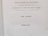 un vieux livre dont le titre est en français