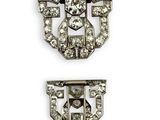 une paire de broches Art déco ornées de diamants