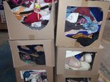 deux cartons empilés l'un sur l'autre
