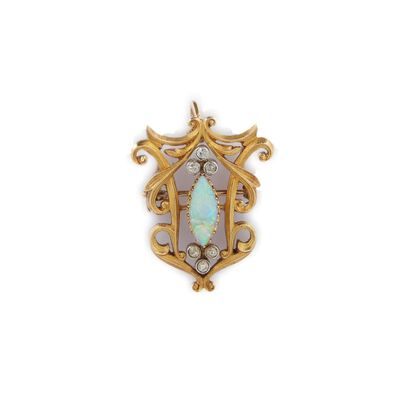 un pendentif en forme de broche, en oplite et diamants