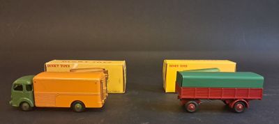 Dinky Toys France Fourgon Simca "Cargo" n° 33A en boîte d'or…