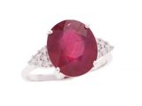 Bague ovale en rubis et diamants