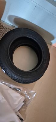 Piéces détachées Méhari : 2 pneus neufs housses roue de secours et car - Photo 1