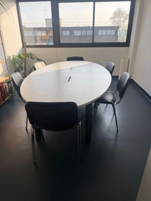 1 table de réunion en stratifié blanc ovale et métal laqué n…