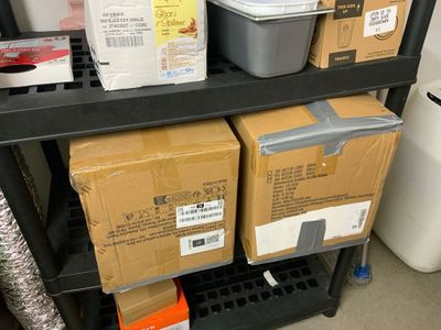 Deux gaufriers VEVOR d’occasion emballés