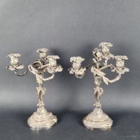 Paire de candélabres Rocaille en bronze désargenté à trois b…