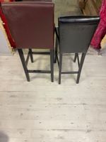 LOT DE 2 CHAISES DE BAR D'OCCASION — EN L'ETAT. (photo 2)