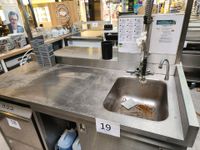 1 ilot socle central en inox 175 x 150 cm , 2 portes couliss… (photo 2)