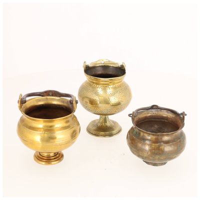 FRANCE, XVIIe siècle Lot de deux seaux à eau bénite en bronz…