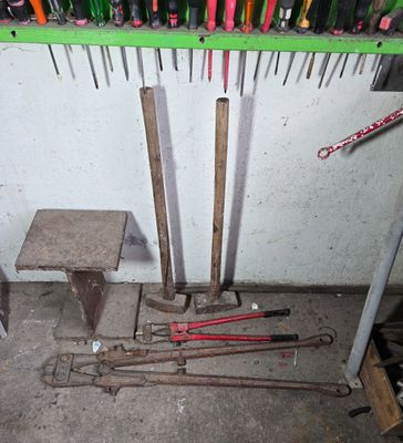 a bunch of tools that are sitting on the floor