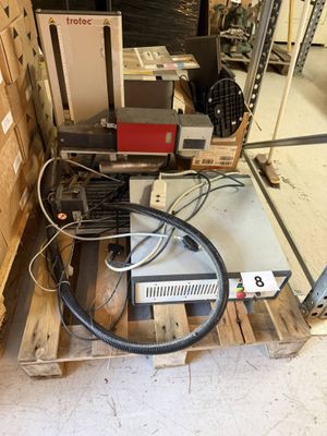 Une machine à graver laser TROTECH avec problème de logiciel…