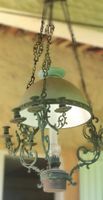LUSTRE À PÉTROLE À NEUF LUMIÈRES EN BRONZE PATINÉ ET OPALINE… (photo 4)
