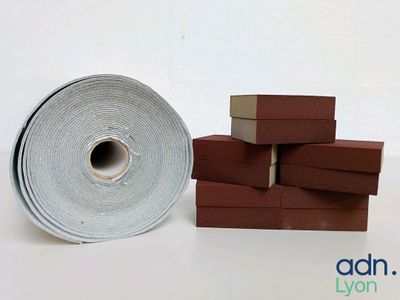 Lot de 250 éponges abrasives et un rouleau de film portière …