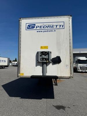 a white box truck parked in a parking lot