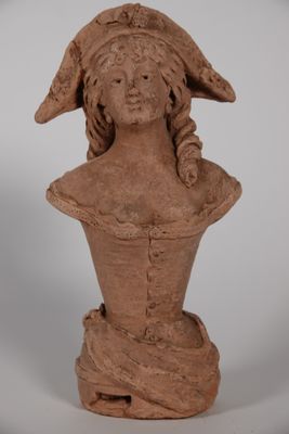 BUSTE en terre-cuite figurant une femme révolutionnaire port…